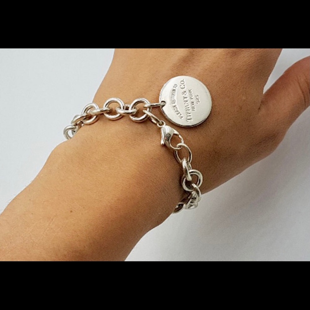 Please return to Tiffany bracelet. Silver.